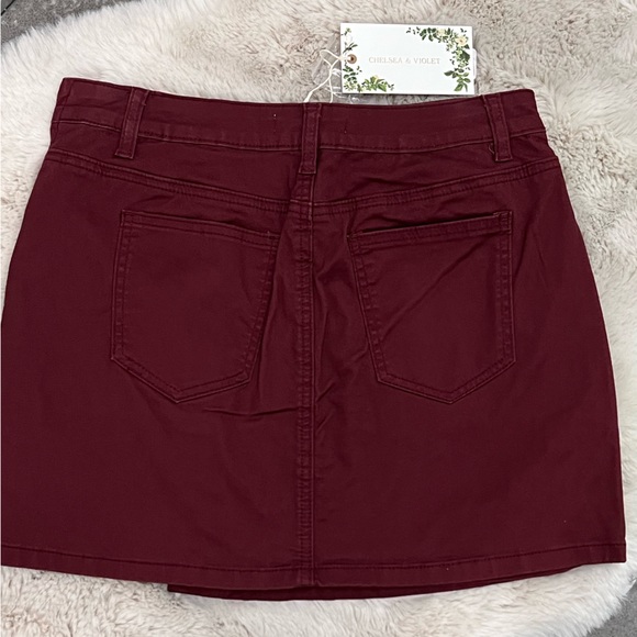 NWT $78 Chelsea & Violet
Asymmetrical Hem Pocketed Suede Denim Mini Skirt - Picture 4 of 9